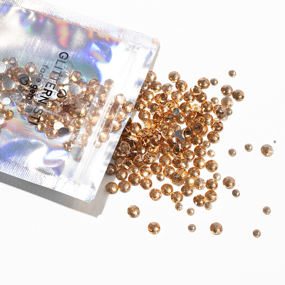 Mini Face gems kasvotimantit värissä kulta.