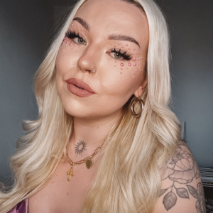 Glitternisti kasvohelmet