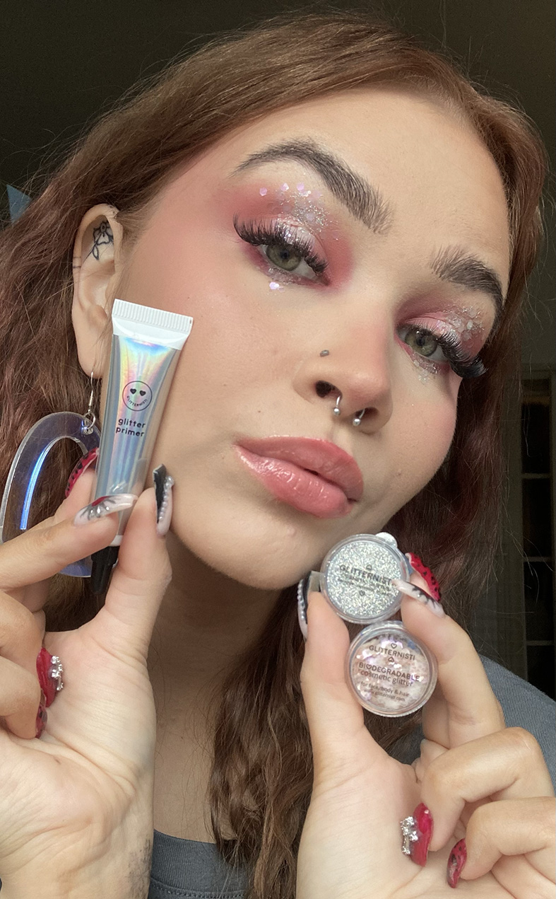 Glitternisti biohajoava kosmeettinen glitter kasvoille, hiuksiin ja vartalolle.