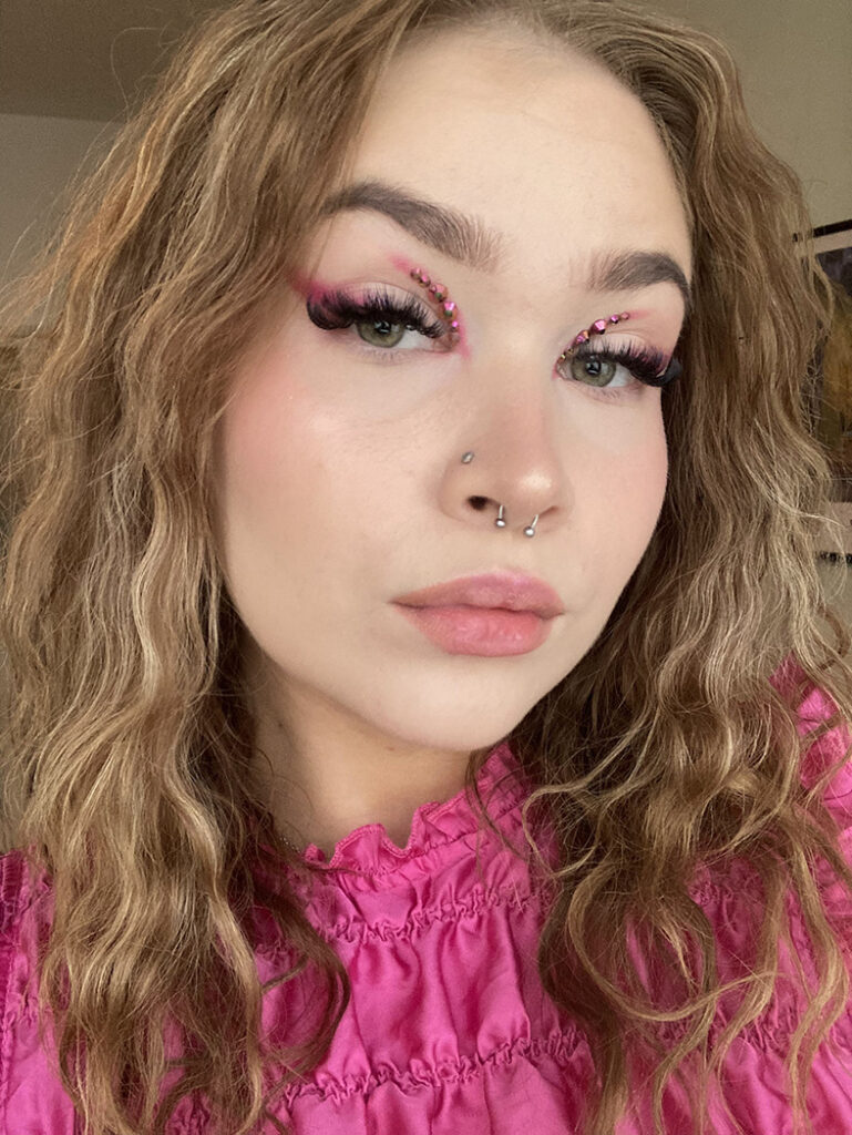 Glitternisti ihotimantit.