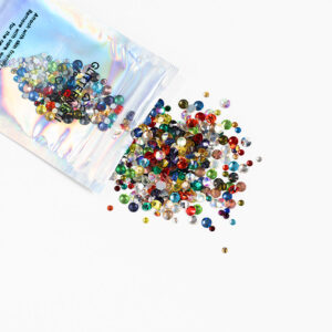 Mini Face Gems eri väreissä.