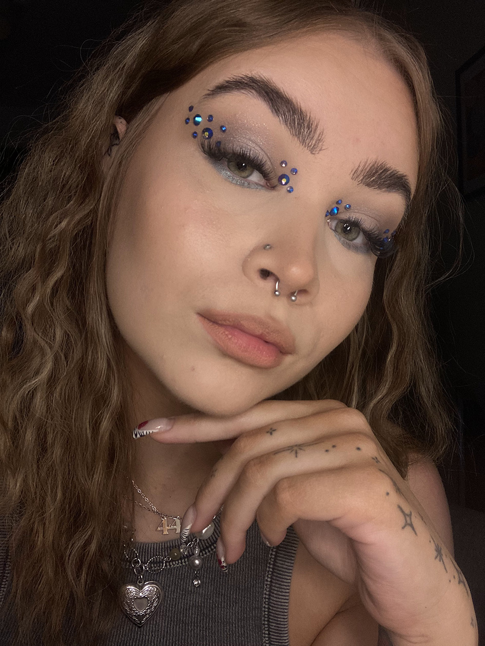 Glitternisti ihotimantit.