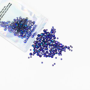 Mini Face Gems värissä space blue.