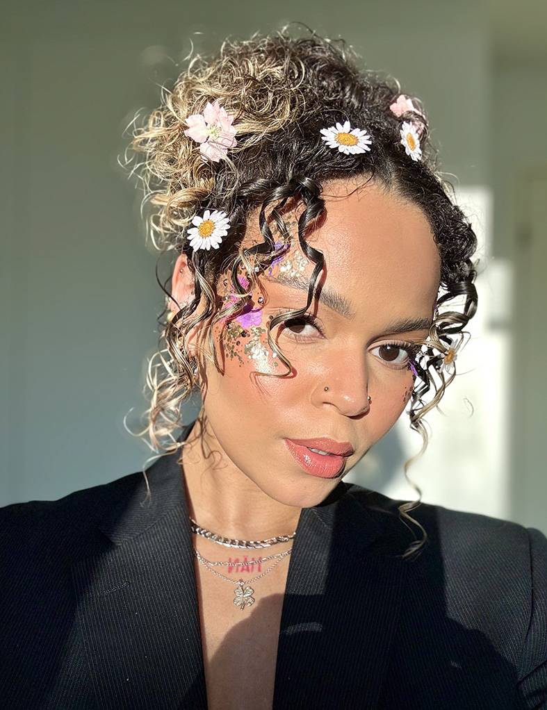 Glitternisti kosmeettinen glitter kasvoille, hiuksiin ja vartalolle.