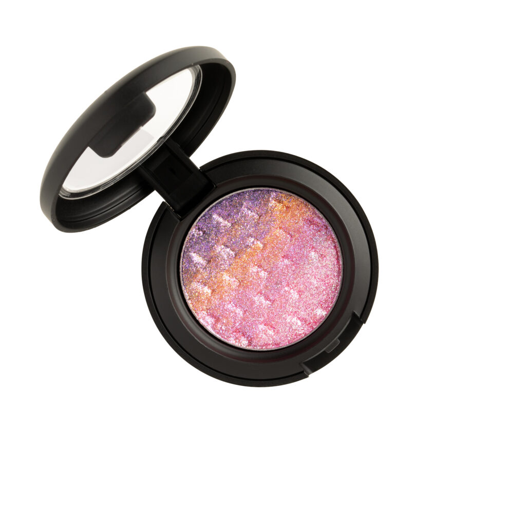 Sunset Alchemy luomiväri on osa Glitternisin uutta meikkisarjaa.