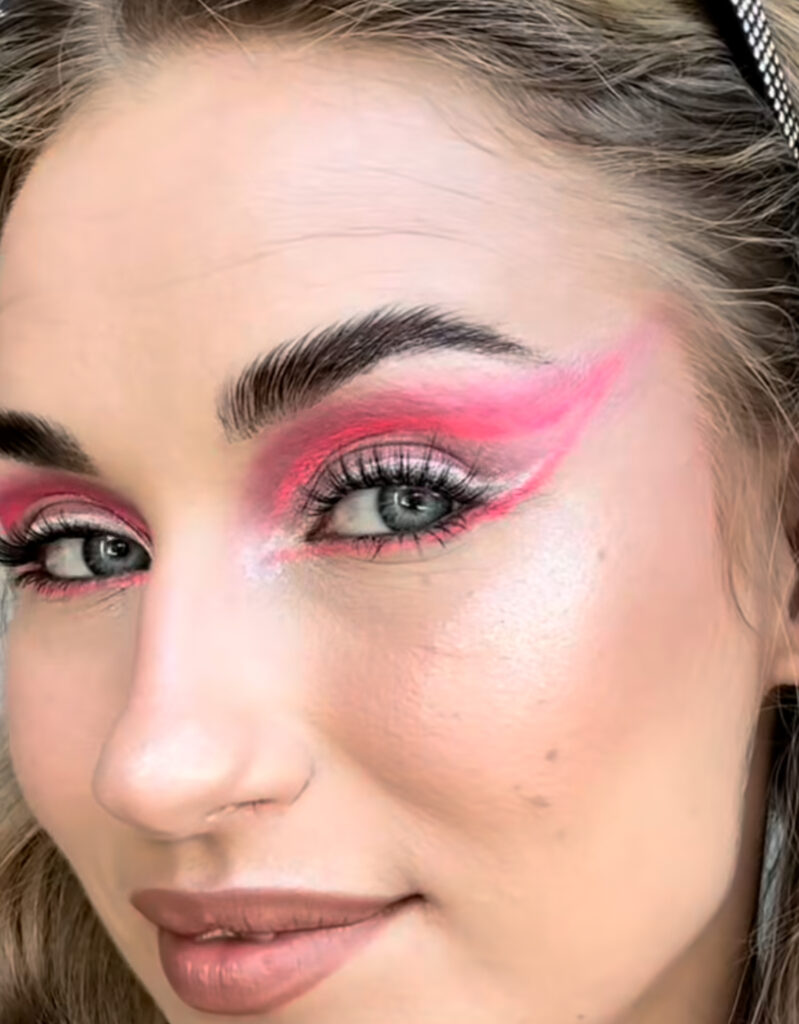 Uv Neon eyeliner värissä pinkki