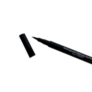 Eyeliner värissä musta.