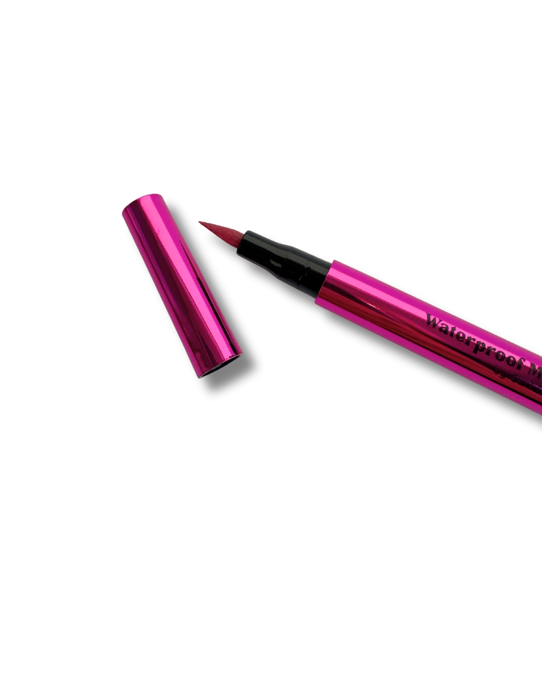 Metallinhohtoinen eyeliner värissä vaaleanpunainen.